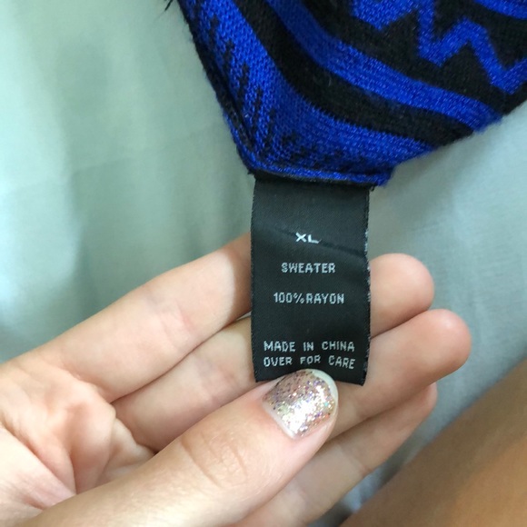 black and blue sweater cardigan 💙🖤 - Picture 4 of 5